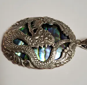 Buy Nieuwe grote zilveren hanger abalone, parelmoer, parel en een Chinese draak? Bid from 100!