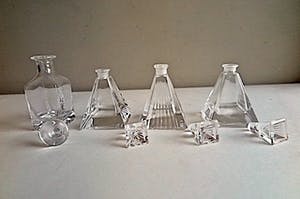 Niet of onleesbaar gesigneerd - 8x Decoratiekristal: 4 RCR Italiaanse Parfumflesjes, Russische Hoorn, Vaas e.a. kopen? Bied vanaf 1!