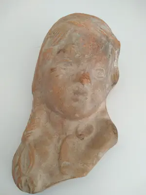 Niet of onleesbaar gesigneerd - oud beeld van een meisje met vlecht, terra cotta kopen? Bied vanaf 1!