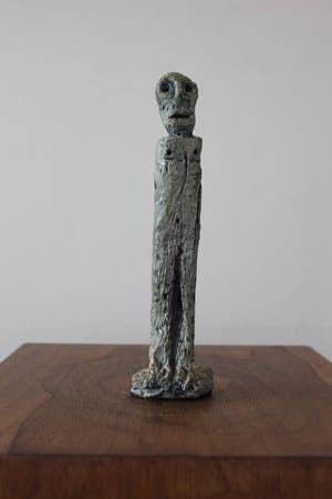 Rik van Iersel - gesigneerd bronzen sculptuur: staand figuur kopen? Bied vanaf 450!