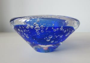 Floris Meydam - Serica asbak of kom blank en blauw glas met luchtbellen kopen? Bied vanaf 30!
