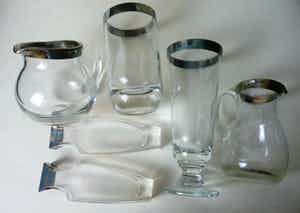 Niet of onleesbaar gesigneerd - 6 Designer - Glasobjekte mit Silbermontierung am oberen Rand verkocht voor € 1!