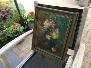 Lucie Bos - Pot met bloemen en een appel. kopen? Bied vanaf 20!