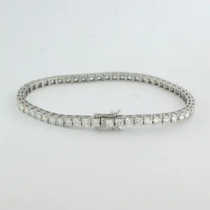18k witgouden tennisarmband met briljant geslepen diamant tot. 1.76 ct kopen? Bied vanaf 2200!