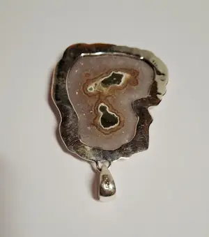 Nieuwe extra grote hanger met Amethist edelsteen aan twee zijden gepolijst kopen? Bied vanaf 125!