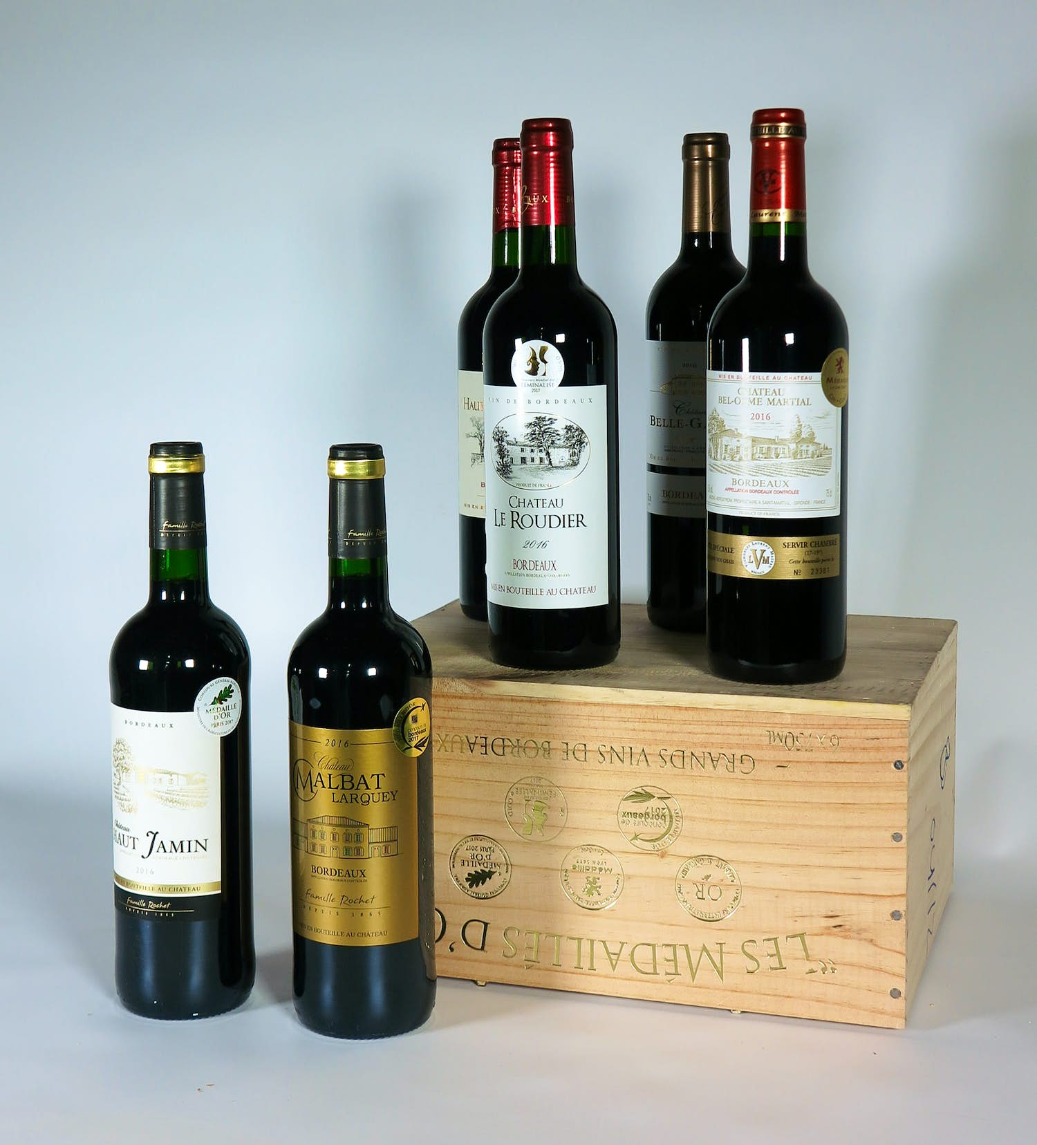 Niet of onleesbaar gesigneerd - Wijnpakket, Les Médaillés d'or (Bordeaux) kopen? Bied vanaf 1!