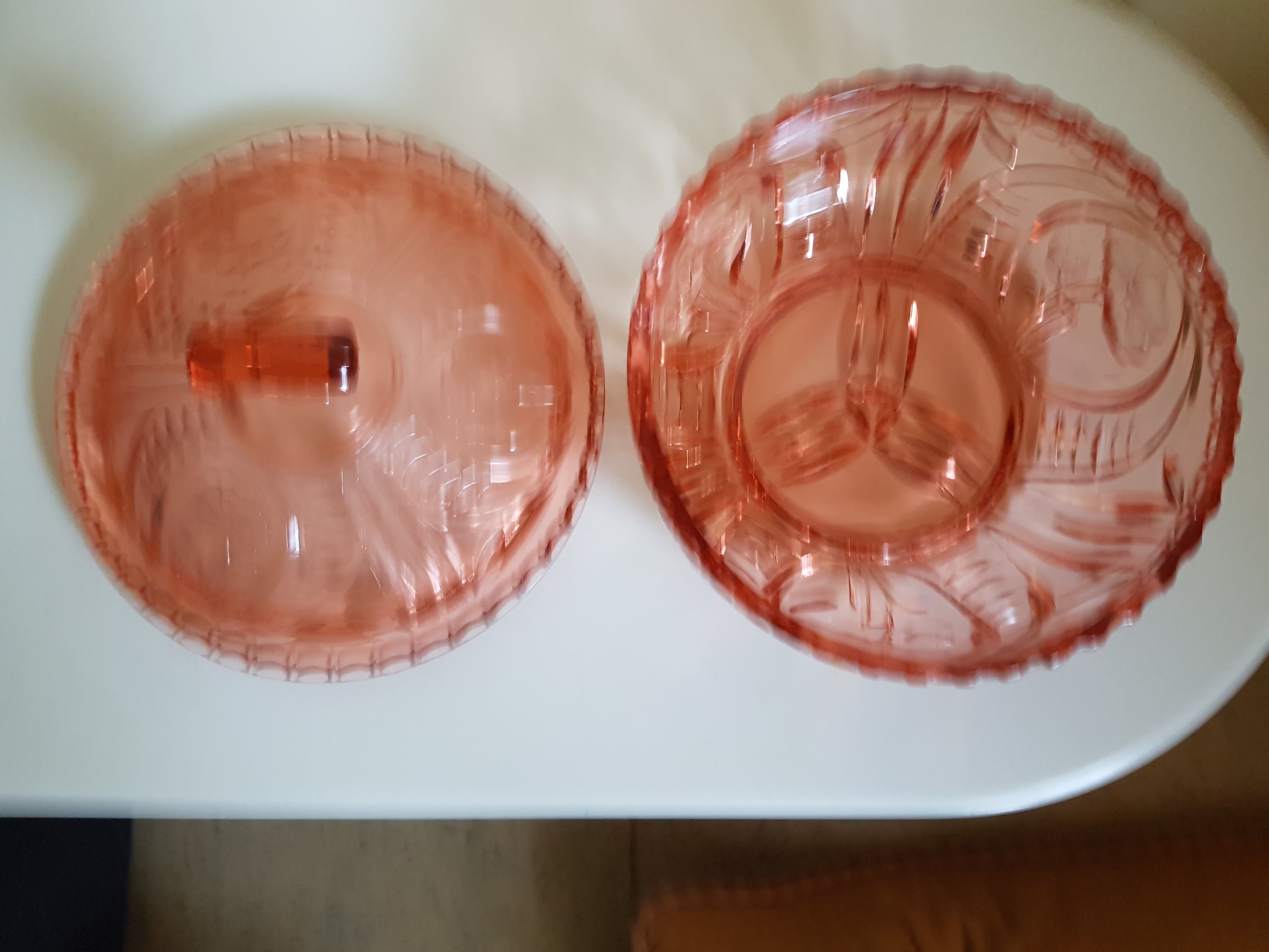 VEB Ostglas Weisswasser - Persglazen roze koekdoos kopen? Bied vanaf 20!