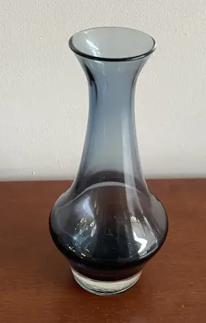 Riihimäki - vintage staalblauw glazen vaasje kopen? Bied vanaf 20!