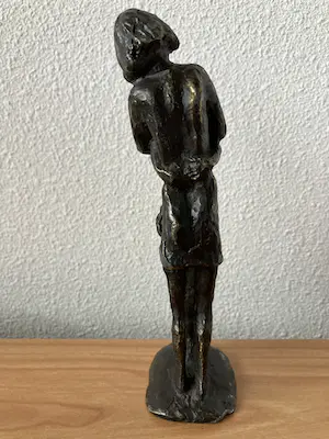 Brons (Onbekend) - Prachtig beeld moeder en dochter die elkaar omhelzen. kopen? Bied vanaf 65!