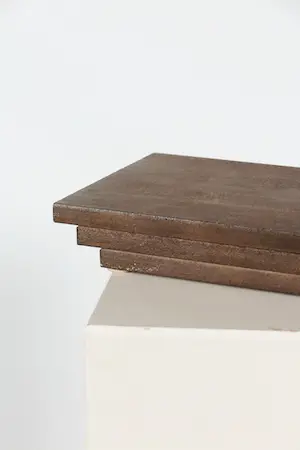 Niet of onleesbaar gesigneerd - Roestkleurige sculptuur in drie lagen kopen? Bied vanaf 1!