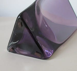 Krosno - Dubbelwandige paarse en blank glazen driehoek vaas kopen? Bied vanaf 28!