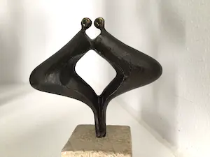 Corry Ammerlaan - Sculptuur “ VERBONDENHEID “ kopen? Bied vanaf 1!