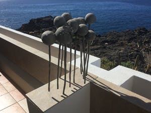 Willy Ceysens - Sculptuur ronde betonnen bollen kopen? Bied vanaf 100!