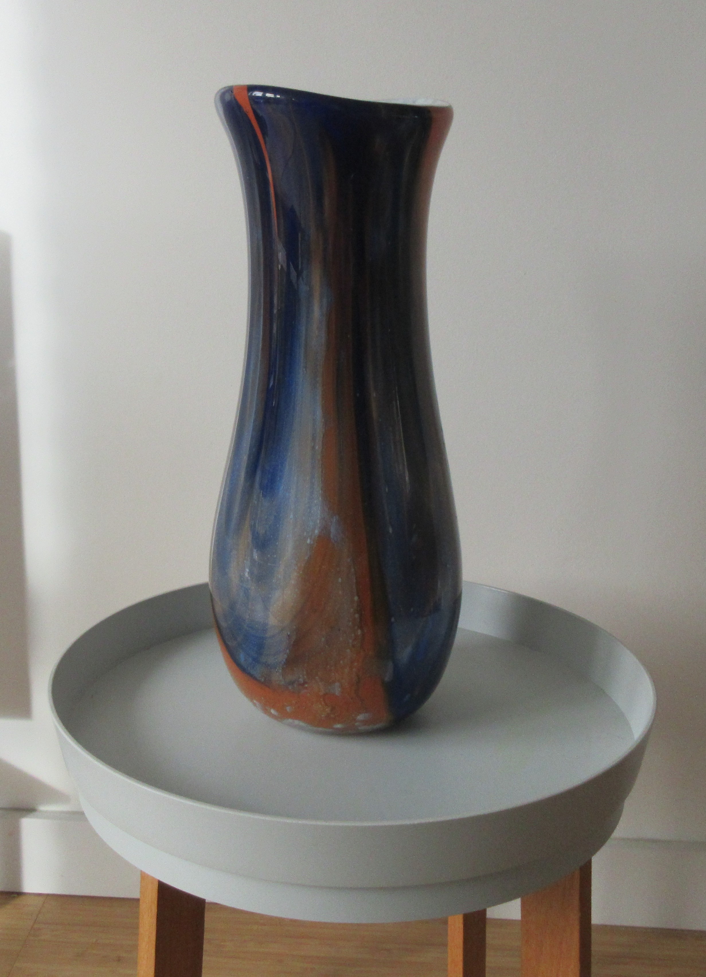 Niet of onleesbaar gesigneerd - Grote studio glazen vaas gesigneerd en gedateerd 2002 kopen? Bied vanaf 1!