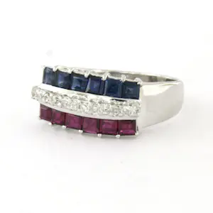 Buy 18k gouden ring met saffier, robijn en single cut geslepen diamant tot. 0.15ct? Bid from 660!