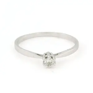 Acheter18k wit gouden solitair ring met briljant geslepen diamant 0.09 ct - rm 16.5? Enchérissez de 200!