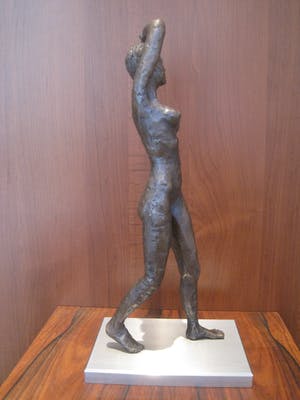 Brons (Onbekend) - Poserende vrouw. kopen? Bied vanaf 150!