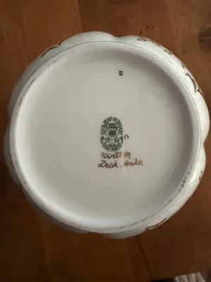 Zsolnay - Bloempot uit de Cornflower collectie kopen? Bied vanaf 600!