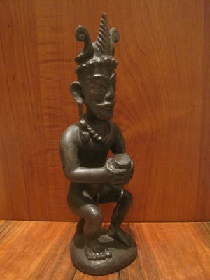 Nias - Adu Sihara Salawa ( zittende voorouder figuur ). kopen? Bied vanaf 30!
