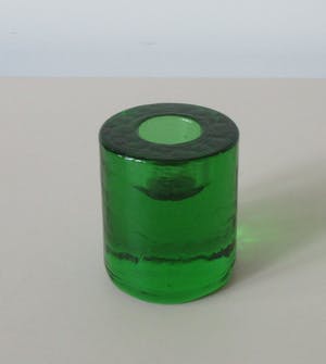 Niet of onleesbaar gesigneerd - Set van drie vintage groene ijsblok glazen kandelaars kopen? Bied vanaf 1!