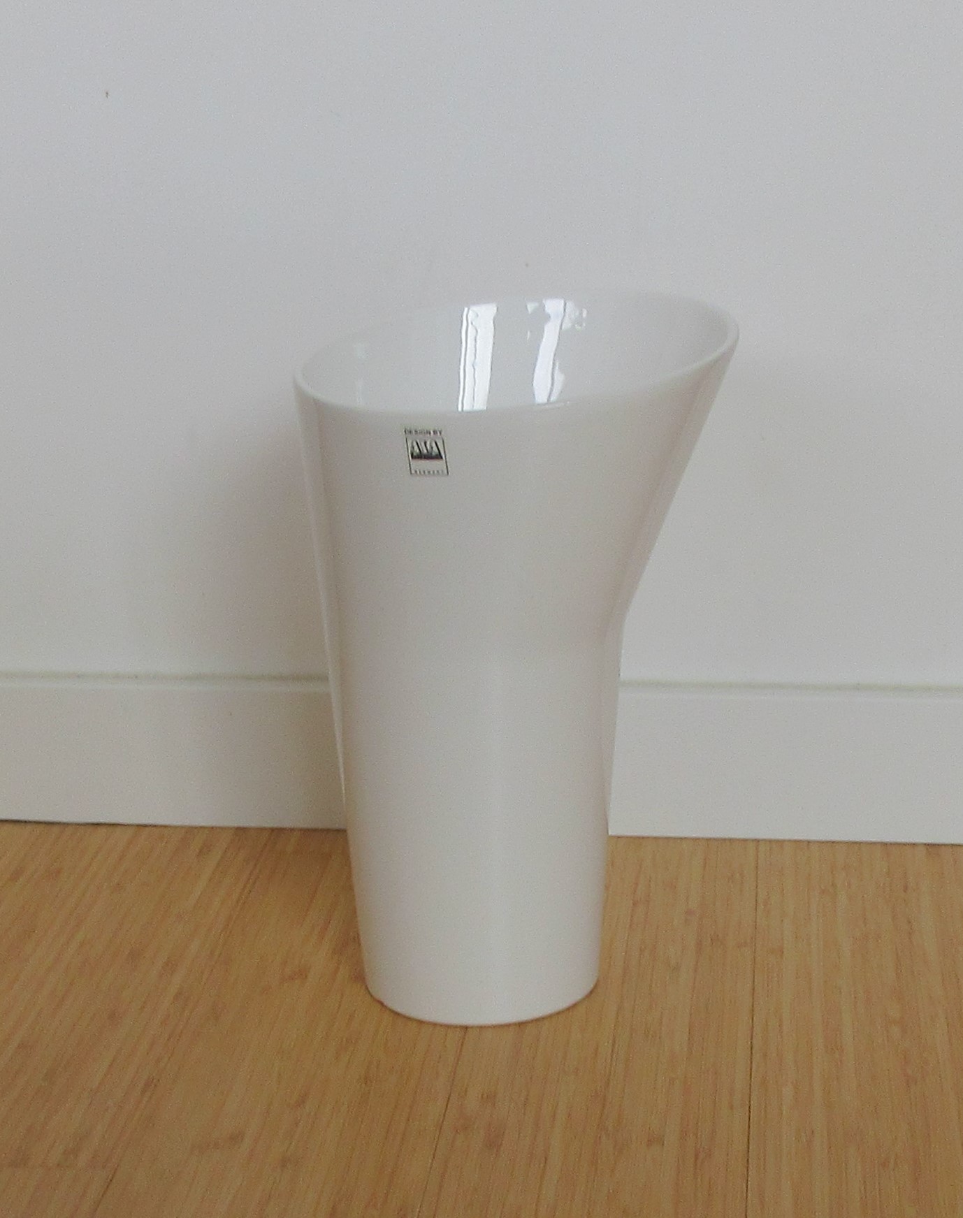 Niet of onleesbaar gesigneerd - ASA Design grote witte aardewerken schoorsteenvaas kopen? Bied vanaf 1!