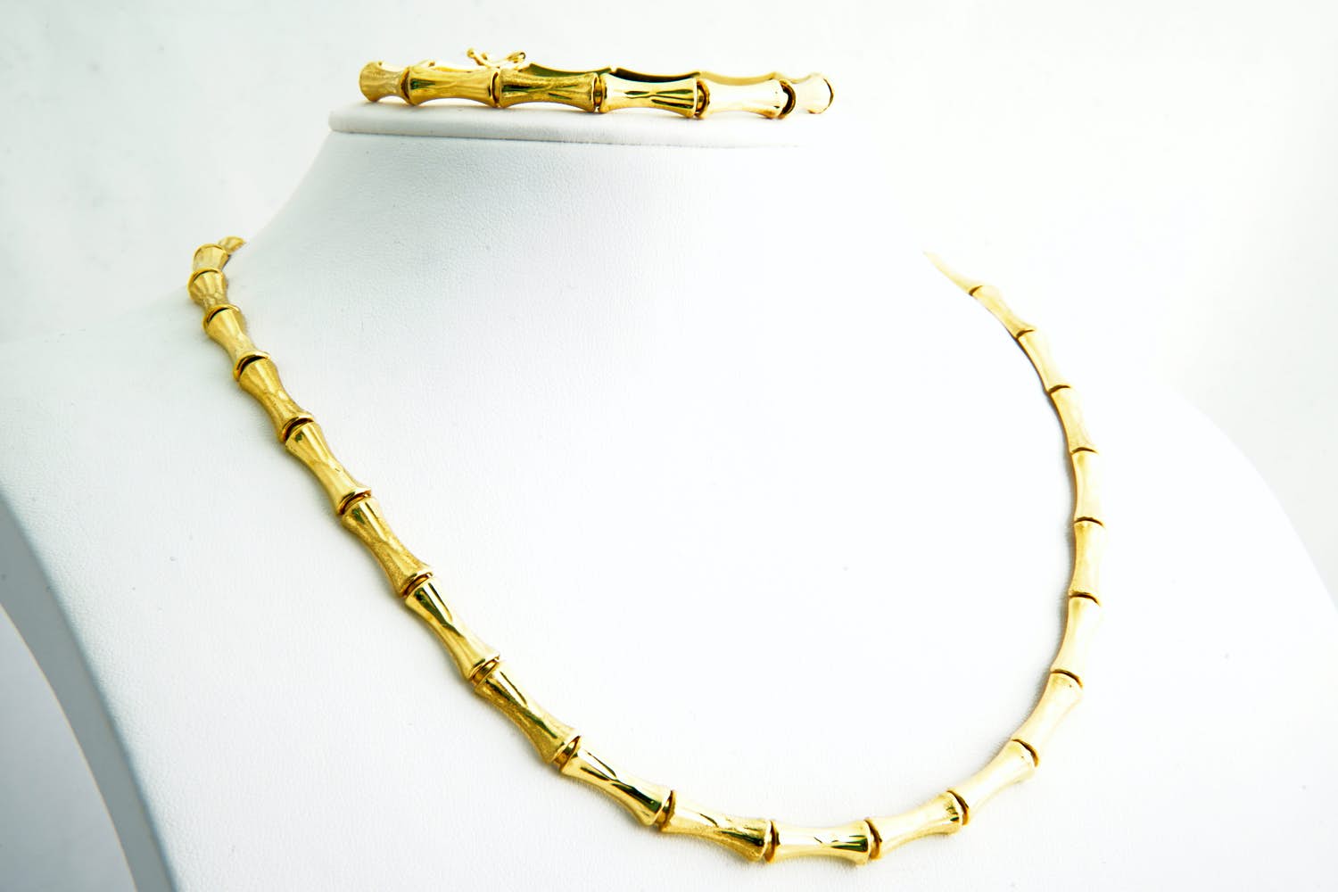 83- Magnifieke 18 Krt  gouden SET (collier & armband) -  Bamboe-schakel kopen? Bied vanaf 1140!