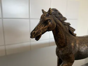 Niet of onleesbaar gesigneerd - paardje in galop kopen? Bied vanaf 1!