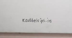 Klaas Gubbels - Acryl op doek, Stilleven met tafel, kan en fles - Ingelijst (Zeer groot!!) kopen? Bied vanaf 6000!