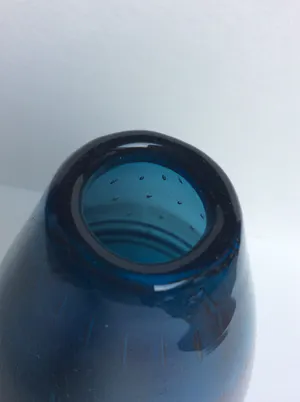 Hirschberg - Vintage Petrol blauwe vaas met luchtbellen kopen? Bied vanaf 75!