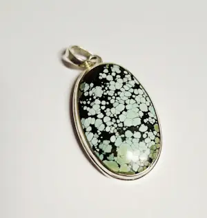 In nieuwstaat zilveren hanger met Spider web Green Turquoise kopen? Bied vanaf 70!