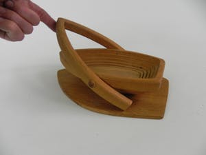 Niet of onleesbaar gesigneerd - Teakhouten openklapbaar schaaltje kopen? Bied vanaf 1!