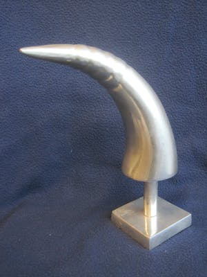 Niet of onleesbaar gesigneerd - Aluminium sculptuur. kopen? Bied vanaf 1!