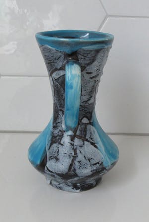 Vallauris Keramiek - Twee Sixties lichtblauwe Fatlava vaasjes kopen? Bied vanaf 1!