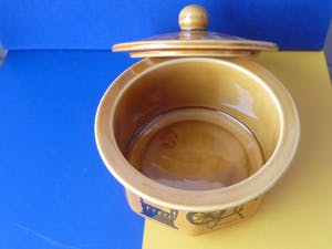 Kunstaardewerkfabriek Regina - Floris Meydam voorraadpoten met nostagisch decor 1964 kopen? Bied vanaf 25!