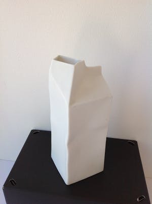 Rosenthal - Grote Melkpakvaas h 25 cm Do not Litter Collection wit, biscuit porselein kopen? Bied vanaf 59!