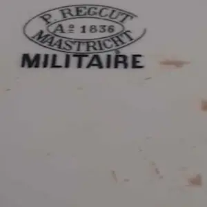 Firma Regout & Co - 3 borden met militaire afbeeelding kopen? Bied vanaf 150!