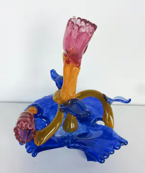 Bernard Heesen - / de Oude Horn, Glasobject, glazen blauwe schaal met tulpen kopen? Bied vanaf 250!
