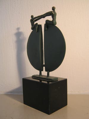 Corry Ammerlaan - Brons sculptuur op marmeren sokkel - "Nieuw Perspectief" kopen? Bied vanaf 75!