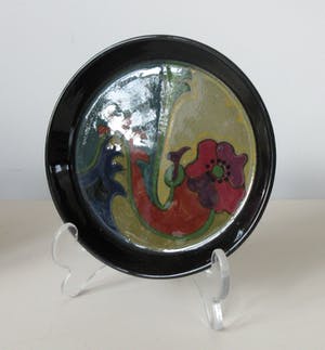 Plateelbakkerij Zuid-Holland - Twee glansplatelen schotels uit 1922 kopen? Bied vanaf 35!