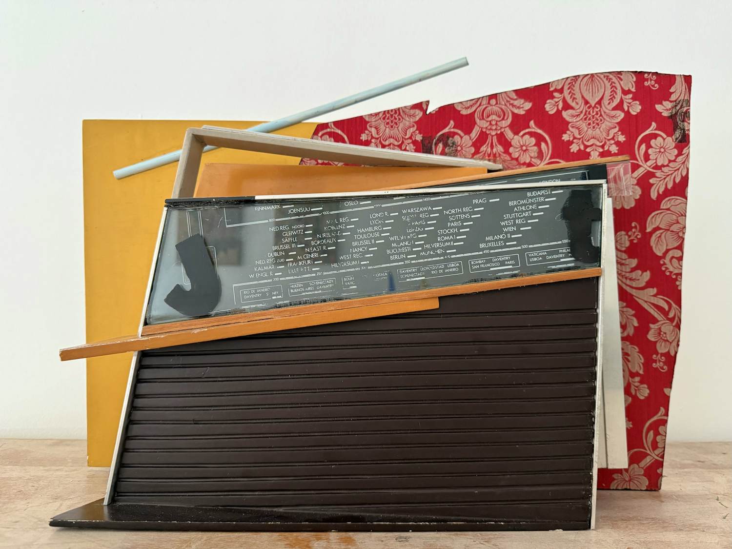 Piet Tuytel - handgesigneerd sculptuur | 'Radio' | Arte Povera 1979 kopen? Bied vanaf 300!