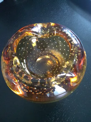 Niet of onleesbaar gesigneerd - Amberkleurige spijkerglas vintage asbak kopen? Bied vanaf 1!