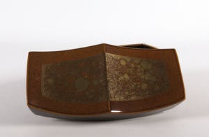 Eleonora Camstra - Aardewerk, Dekseldoos met bladgoud kopen? Bied vanaf 1!