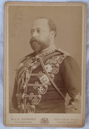 Niet of onleesbaar gesigneerd - 5 foto’s uit de 19e eeuw , Queen Victoria – o.a. Lafayette , W. & D. Downey… kopen? Bied vanaf 1!