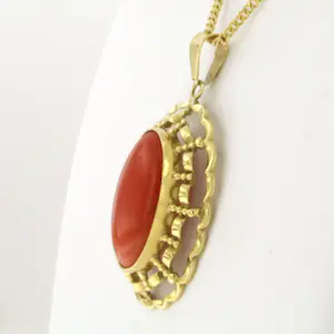 14k geel gouden collier met hanger bezet met koraal -  8.8 gram - 45 cm lang kopen? Bied vanaf 850!