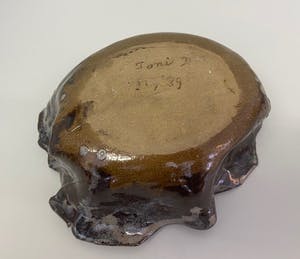 Niet of onleesbaar gesigneerd - Vrijgevormd gevouwen keramisch object kopen? Bied vanaf 1!