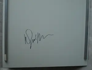 Henk Schiffmacher - Grote gesigneerde foto op dibond “Maskers” + gesigneerd boek – 60 x 90 cm kopen? Bied vanaf 250!