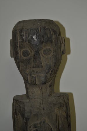 Niet of onleesbaar gesigneerd - Houten beeld. Oran Ulu. Borneo. kopen? Bied vanaf 1!