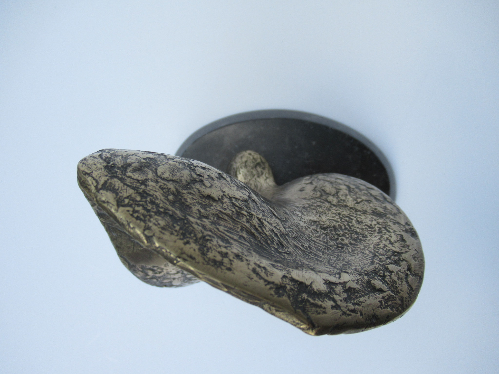 Niet of onleesbaar gesigneerd - Bronzen sculptuur op zwart marmeren voet kopen? Bied vanaf 1!