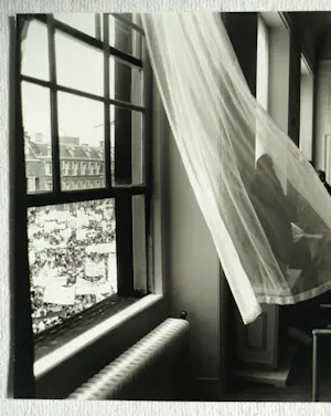 Bert Verhoeff - Foto , Demonstratie verpleegkundigen Binnenhof Den Haag , 1 maart 1989 kopen? Bied vanaf 100!