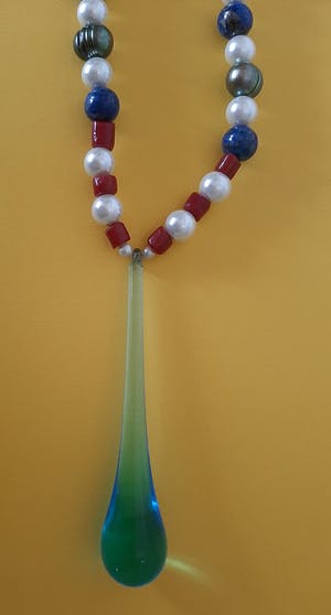 Niet of onleesbaar gesigneerd - Collier van lapis lazuli,parels,koraal,Murano glas,zilver 925 kopen? Bied vanaf 1!